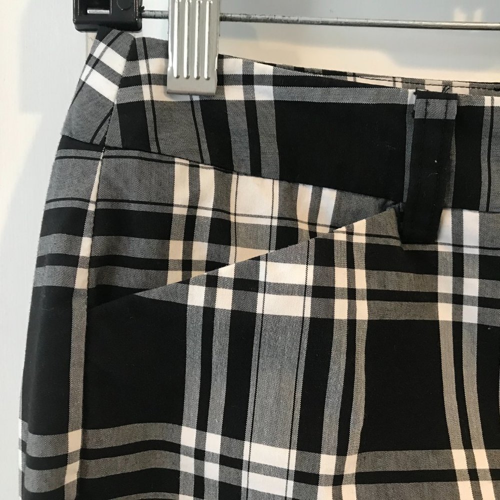 Jones New York Stretch Capris - Picture 3 of 8